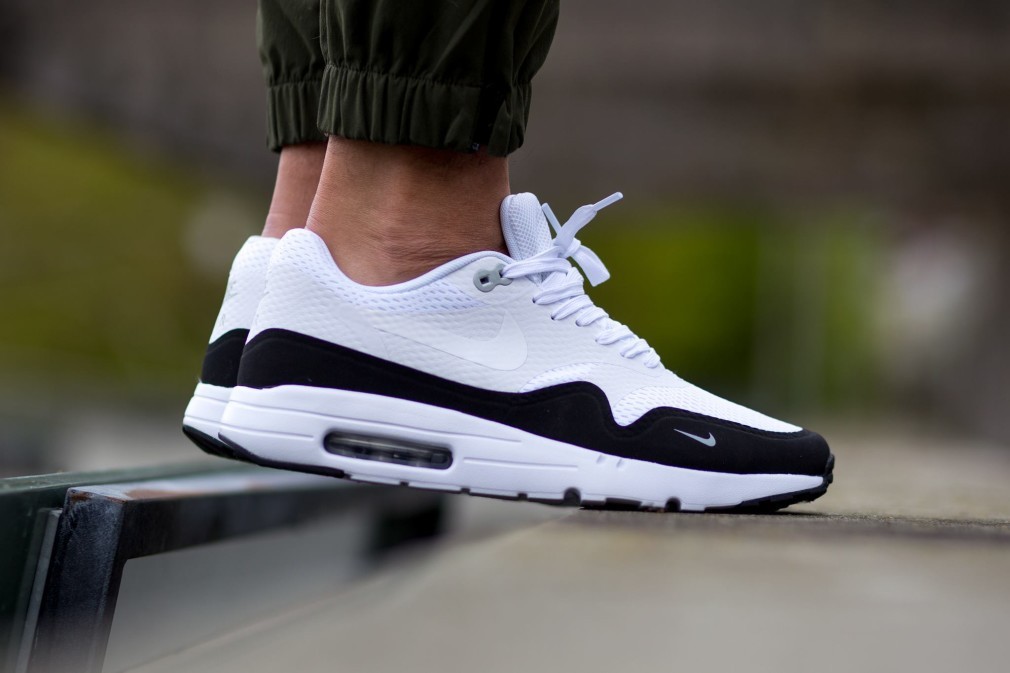 air max 1 noir et blanc pas cher